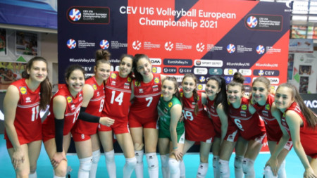 Националният отбор на България за девойки до 16 години попадна
