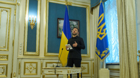 Украинският президент Володимир Зеленски обяви, че предстоят промени по върховете на най-важните енергийни компании в страната, които са разтърсени от голям корупционен скандал.