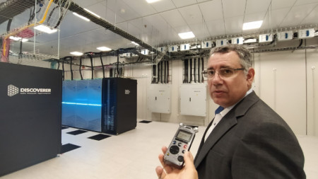 Научната общност очаква пускането на българския суперкомпютър Машината е част