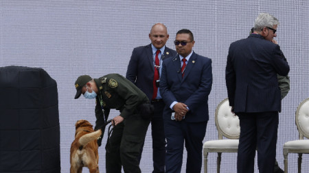 Служителите по сигурността финализират подробностите за встъпването в длъжност на Густаво Петро в Богота, 7 август 2022 г. 