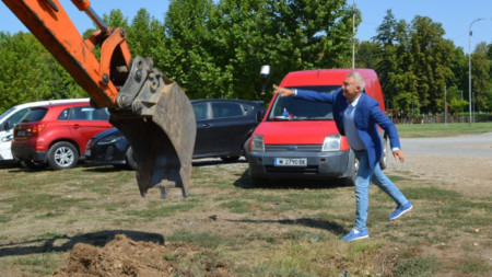 С церемония по първа копка днес бе даден старт на строителните дейности.
