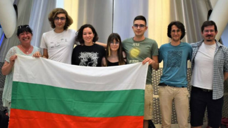 Българският отбор на олимпиадата по биология в ОАЕ 