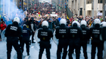 Протест в Брюксел срещу противоепидемичните мерки