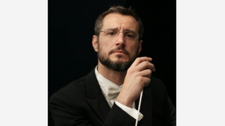 Главният диригент на Истанбулската държавна опера Здравко Лазаров ще направи