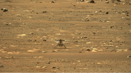 Миниатюрният робот-хеликоптер Ingenuity на НАСА направи първи полет над повърхността на Марс