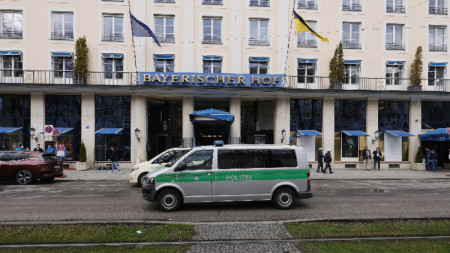 Хотел Bayerischer Hof, мястото на Мюнхенската конференция по сигурността (MSC) 2022, Мюнхен, Германия, 17 февруари 2022 г.