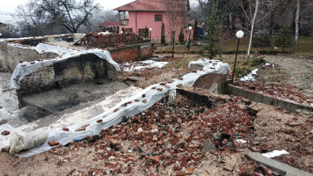Изгорялата на 9 януари сграда на Читалището в село Скребатно 