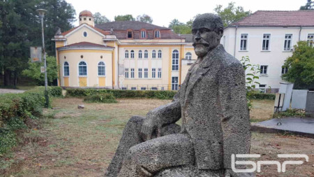 Във Вършец, архив. 