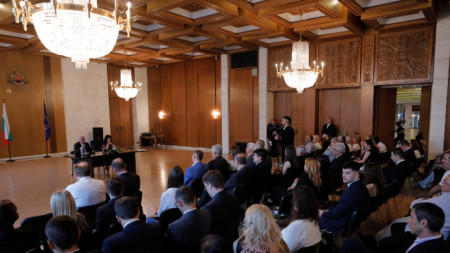 Председателката на народното събрание Цвета Караянчева се срещна с българската общност в Москва