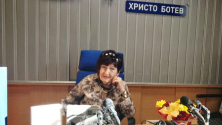 Весела Люцканова
