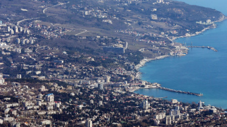 Русия експроприира парцелите земя в анексирания Крим притежавани от чужденци