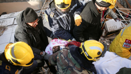 Наим Баяслъ (32 г.) бе спасен от развалините на срутена сграда в град Хатай, където оцеля 107 часа след опустошителните трусове, 10 февруари 2023 г.