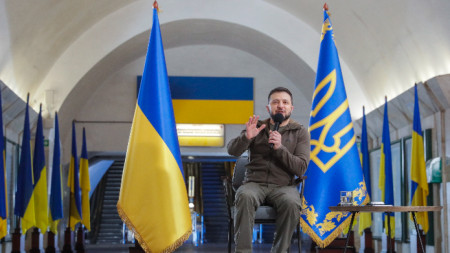 President Volodymyr Zelensky gave an unusual press conference for Ukrainian and foreign journalists on the platform of the Maidan Nezalezhnosti (Independence Square) metro station in Kyiv yesterday.