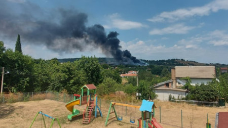 Потушен е пожарът в землището на село Малка Верея община