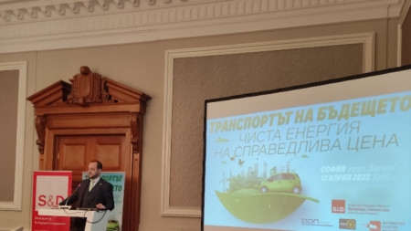 Борислав Сандов на конференция, посветена на транспорта на бъдещето и чистата енергия