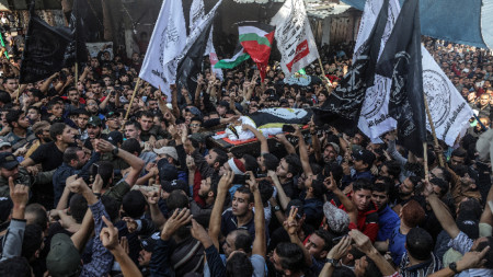 Погребението на убития палестински екстремист в Газа.