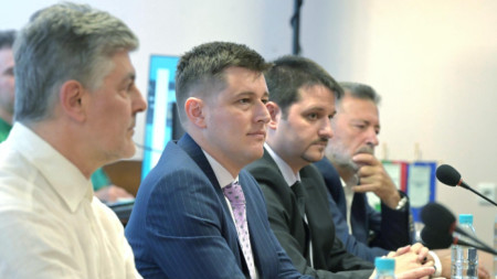 Генералният директор Милен Митев (втори отляво) с трима от членовете на новия УС на БНР - Теодосий Спасов, Димитър Димитров и Валери Запрянов.