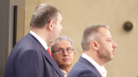 Отляво надясно - Делян Пеевски, Йордан Цонев, Делян Добрев