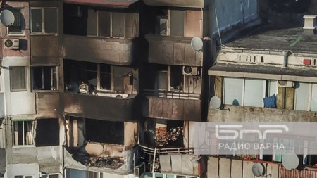Блок 302 във Владиславово след взрива