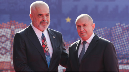 Bulgarian President Rumen Radev (right) and Albanian PM Edi Rama at the EU-Western Balkans summit in Tirana, December 6, 2022.