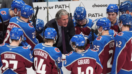 Хокеистите на Колорадо спечелиха след продължение във Ванкувър.