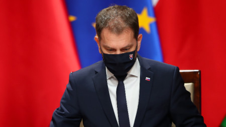 Словашкият министър на здравеопазването Марек Крайчи обяви че подава оставка