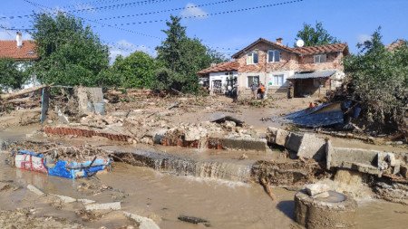Щети от наводнението в Каравелово.