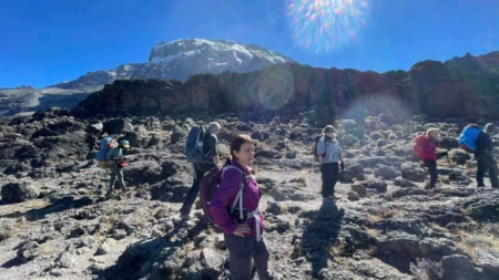 Албена и Павел Благеви изкачиха Килиманджаро навръх Голяма Богородица а