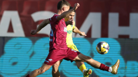 Лудогорец спечели с 2:0 гостуването си в София на Септември