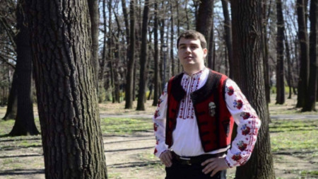 Младият народен певец Костадин Михайлов известен и със своята събираческа