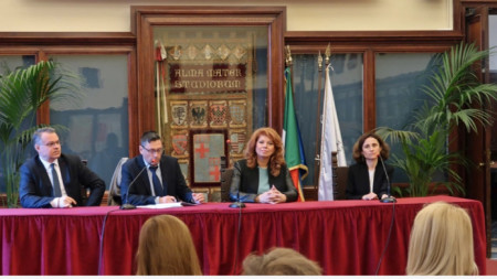 Vice President Iliana Iotova (third from the left) talked to students at the University of Bologna.