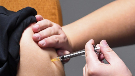 Държавата ще убеждава хората от малцинствата да се ваксинират срещу