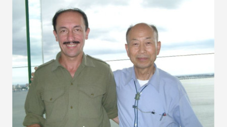 Доц. Александър Живков /вляво/ с проф. Акира Минаката  в Намамацу 