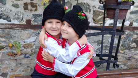 Александър и Калоян Кисьови, на 5 г., от Златоград
