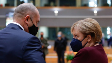 Roumen Radev et Angela Merkel