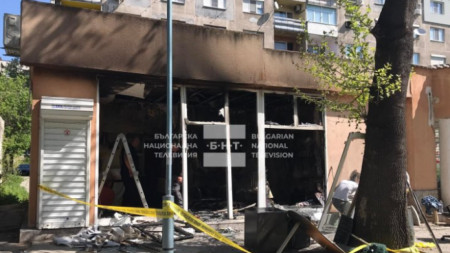 Фризьорски салон в Пловдив осъмна взривен и почти напълно унищожен  От