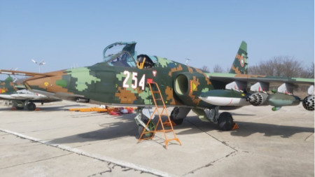 Су-25 в авиобаза „Безмер“
