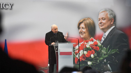 Ярослав Качински на церемонията във Варшава, 10 април 2022 г.