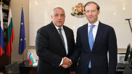 Премиерът Борисов с руския министър на промишлеността и търговията Денис Мантуров.