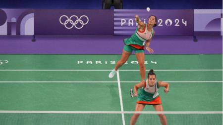 Габриела (отзад) и Стефани Стоеви спряха на четвъртфинал.