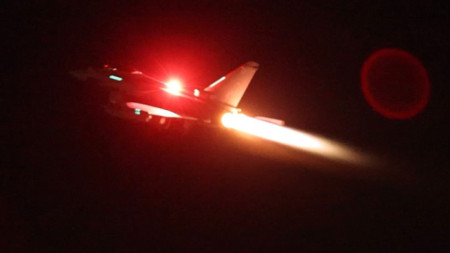 САЩ и още няколко държави нанесоха въздушни удари по позиции на хутите в Йемен