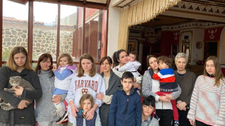 Жени и деца - бежанци от войната в Украйна