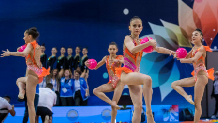 Добра подиум тренировка направиха българските гимнастички ансамбъл – девойки и