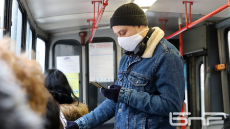 Масирани проверки за носене на маски в градския транспорт бяха