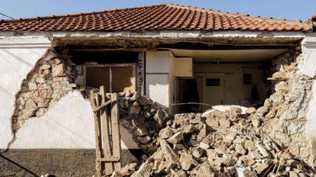 Разрушения след силно земетресение в централна Гърция на 3-ти март 2021 г.