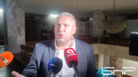 Методи Лалов говори пред журналисти в Съдебната палата във Велико Търново -  12 септември 2025 г.