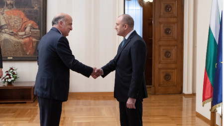 Новият посланик на САЩ в България Кенет Мертен връчи на президента Румен Радев акредитивните си писма
