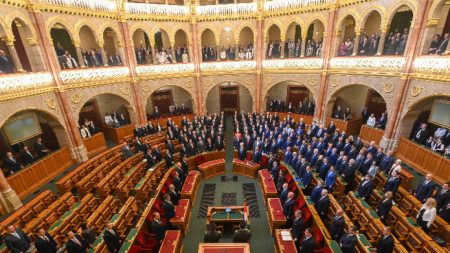 Снимката е илюстративна - пленарната сесия на унгарския парламент, Будапеща, 24 май 2022 г.