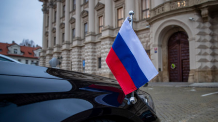 Колата на руския посланик в Чешката република пред Външното министерство в Прага. 17 април, 2021 г.