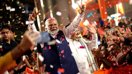 Нарендра Моди пристига в партийната централа за реч след изборната победа, 4 юни 2024 г.